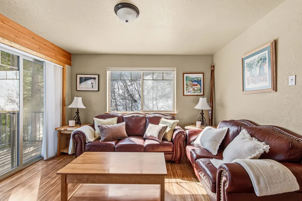 195 Snowplow Rd, Sandpoint, ID 83864