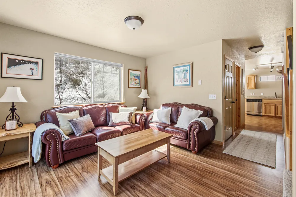 195 Snowplow Rd, Sandpoint, ID 83864