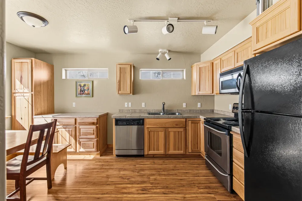 195 Snowplow Rd, Sandpoint, ID 83864