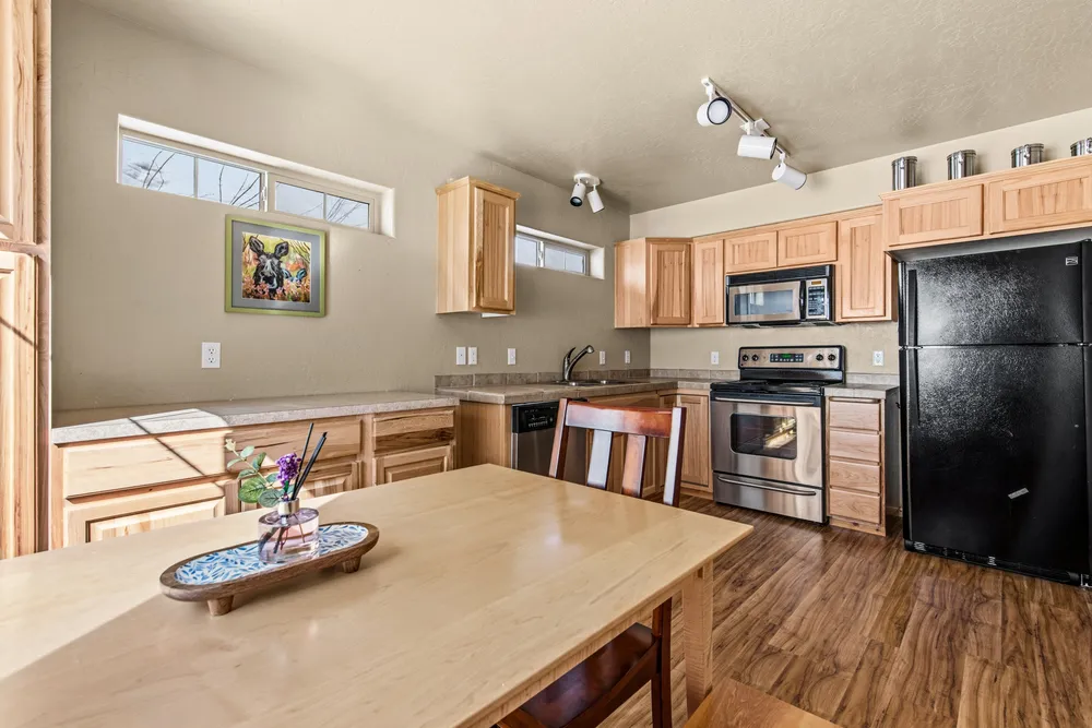 195 Snowplow Rd, Sandpoint, ID 83864