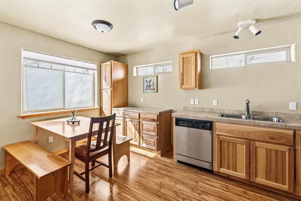 195 Snowplow Rd, Sandpoint, ID 83864