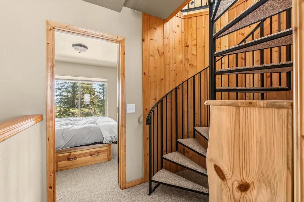 195 Snowplow Rd, Sandpoint, ID 83864