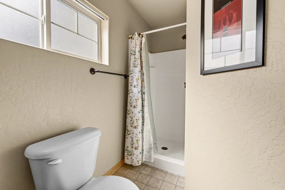 195 Snowplow Rd, Sandpoint, ID 83864