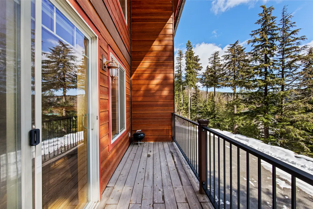 195 Snowplow Rd, Sandpoint, ID 83864