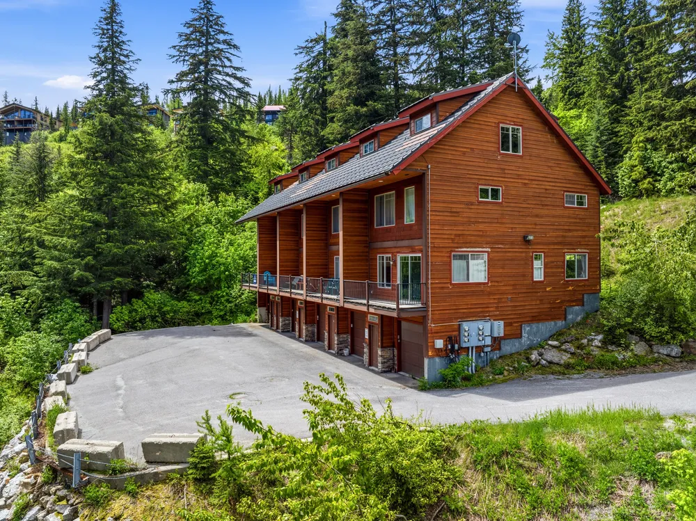 195 Snowplow Rd, Sandpoint, ID 83864
