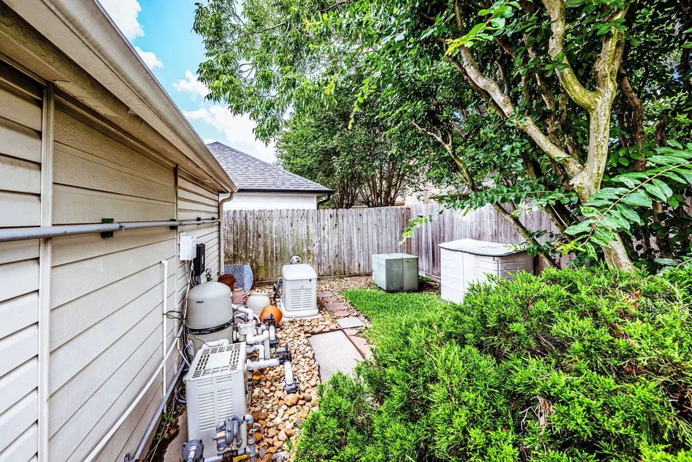6047 Spring Creek, Spring, TX 77379