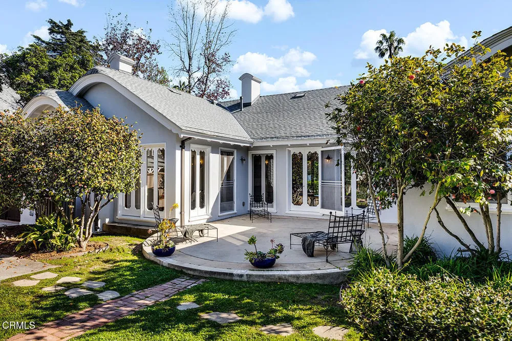 1275 New York Dr, Altadena, CA 91001