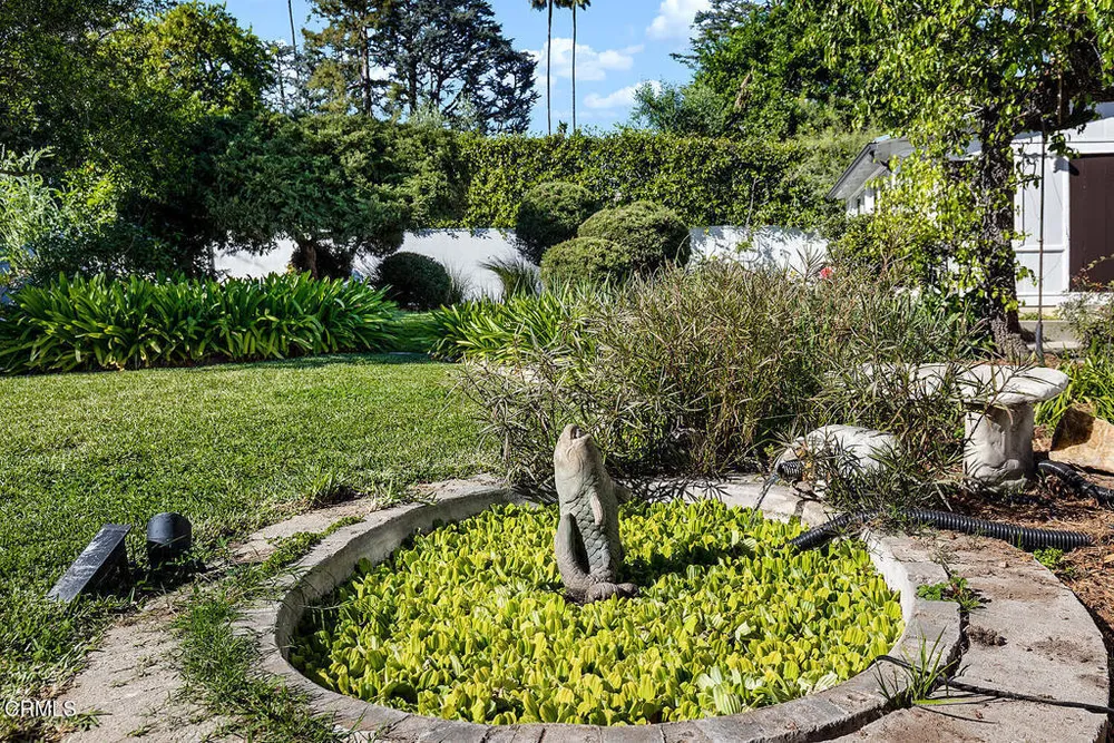 1275 New York Dr, Altadena, CA 91001