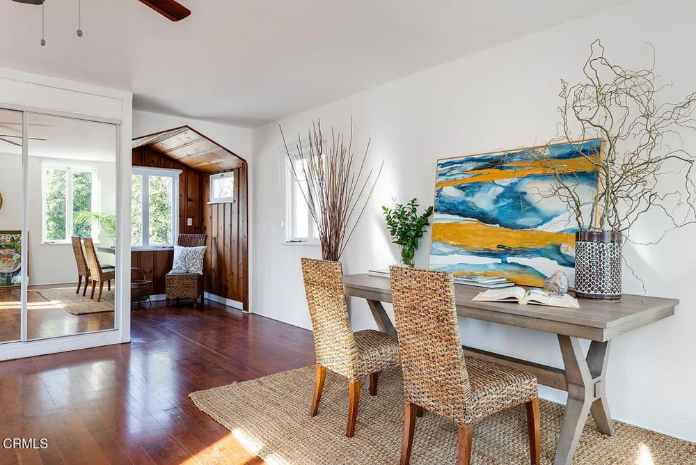 1275 New York Dr, Altadena, CA 91001