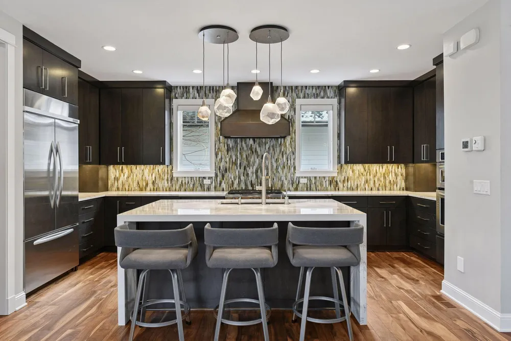 633 Park St E, Wayzata, MN 55391