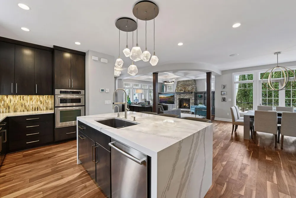 633 Park St E, Wayzata, MN 55391