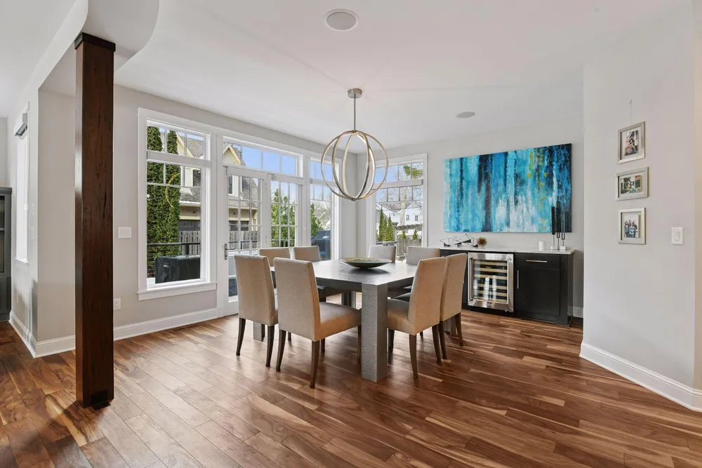 633 Park St E, Wayzata, MN 55391