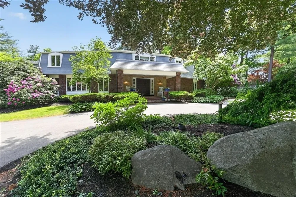 1 Grist Mill Ln, Hingham, MA 02043