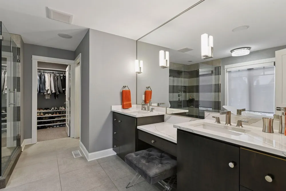 633 Park St E, Wayzata, MN 55391