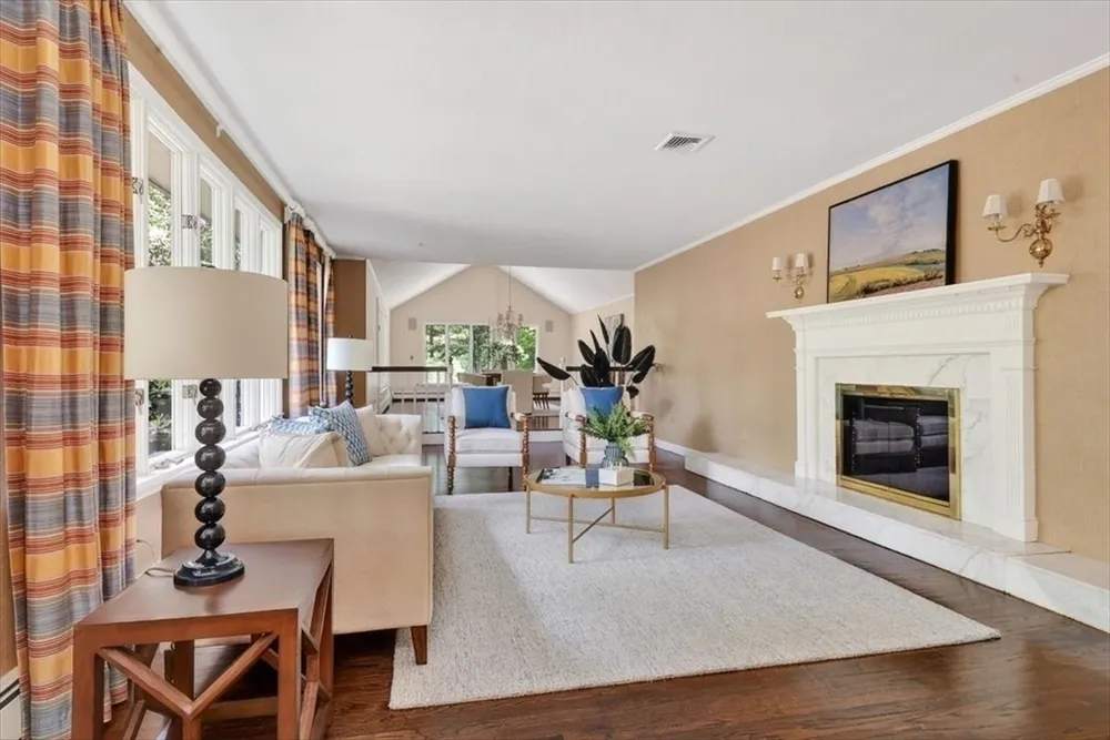1 Grist Mill Ln, Hingham, MA 02043
