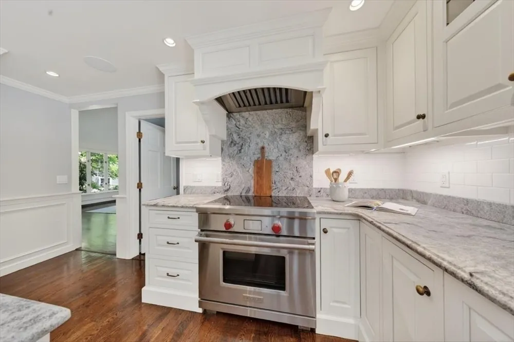 1 Grist Mill Ln, Hingham, MA 02043