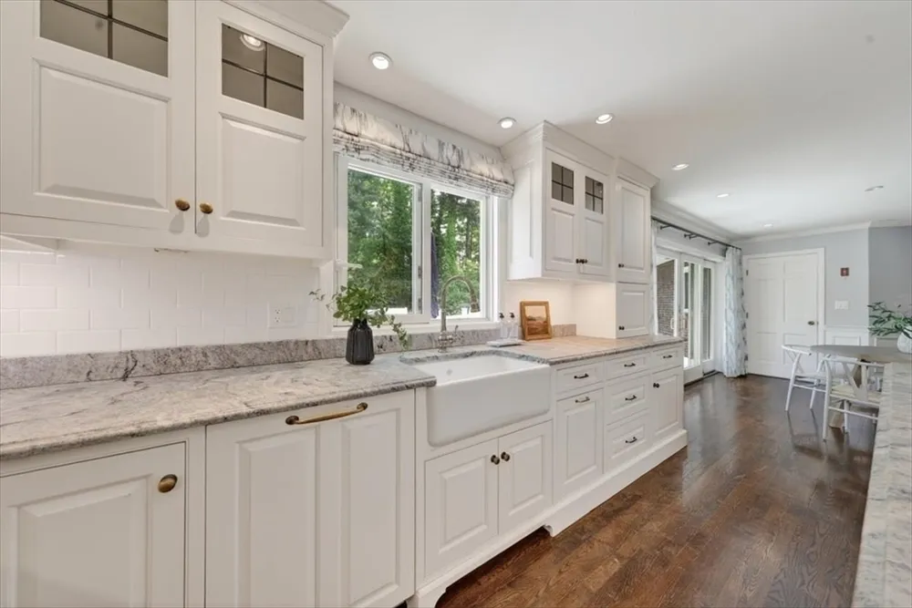 1 Grist Mill Ln, Hingham, MA 02043