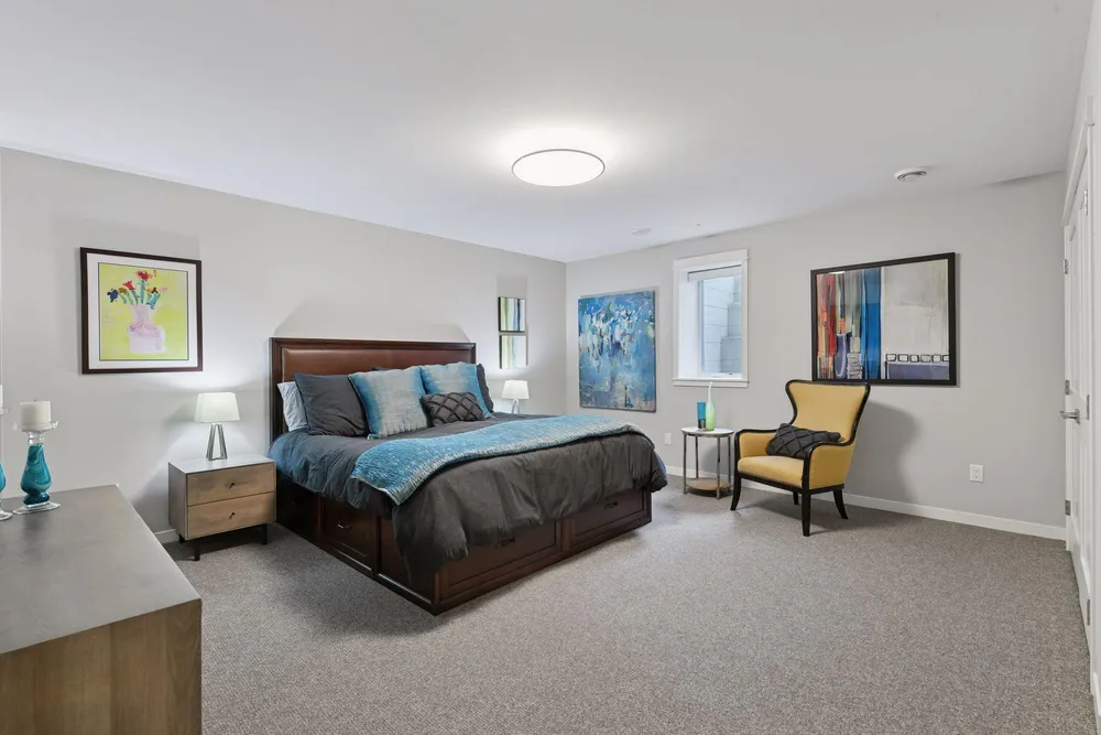 633 Park St E, Wayzata, MN 55391