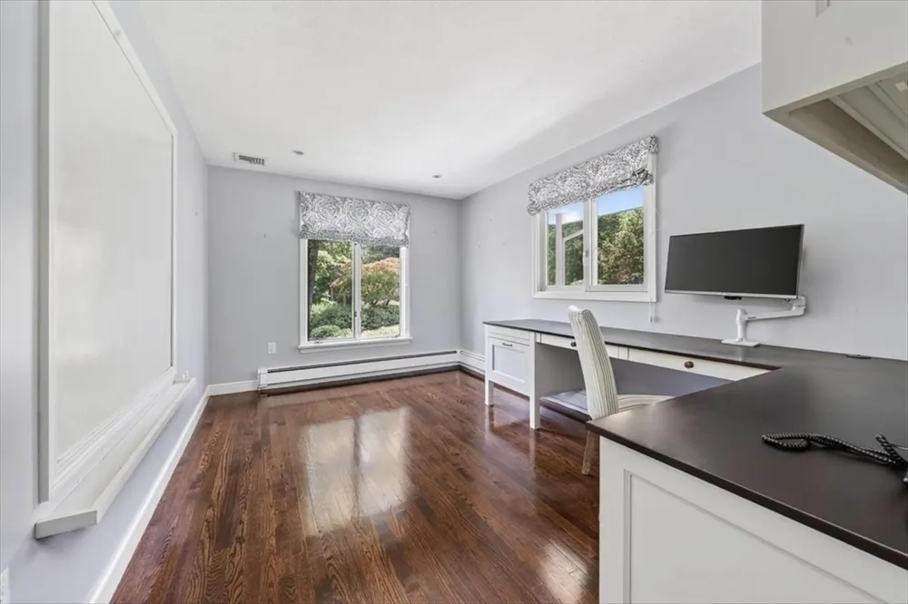 1 Grist Mill Ln, Hingham, MA 02043
