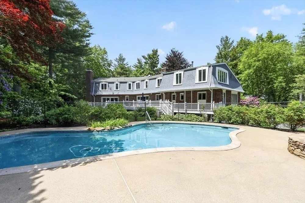 1 Grist Mill Ln, Hingham, MA 02043