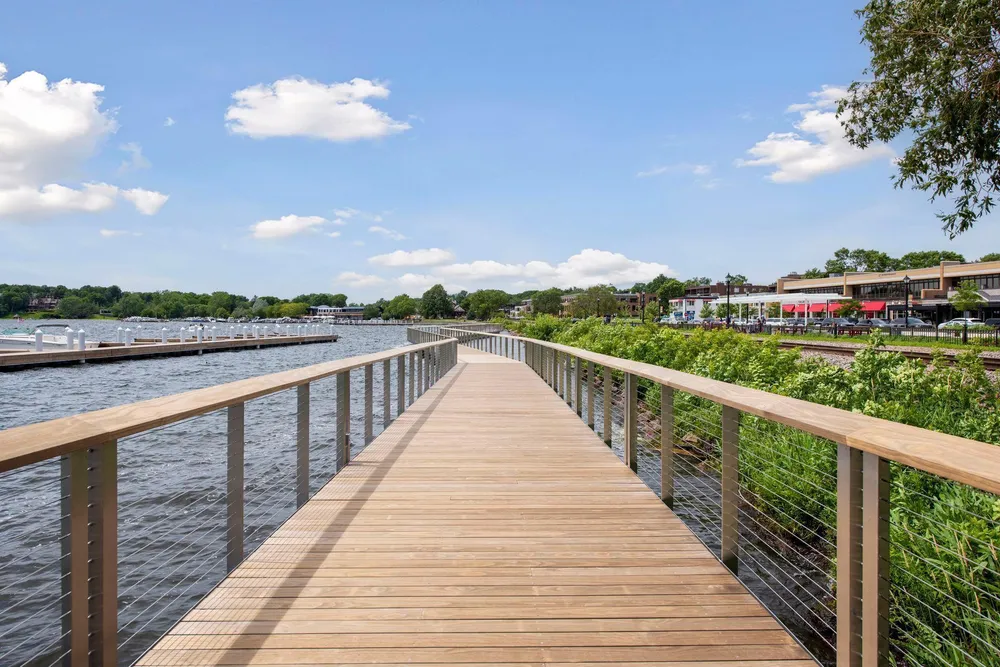 633 Park St E, Wayzata, MN 55391