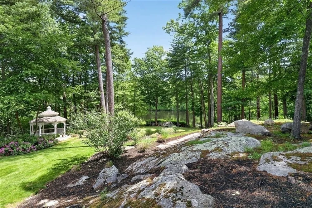 1 Grist Mill Ln, Hingham, MA 02043