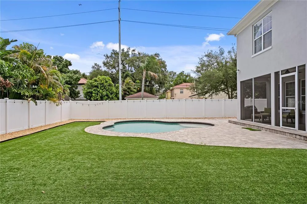 4001 W Vasconia St, Tampa, FL 33629