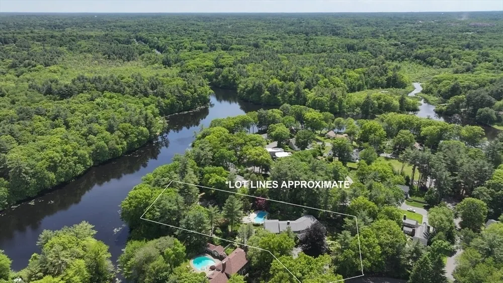 1 Grist Mill Ln, Hingham, MA 02043
