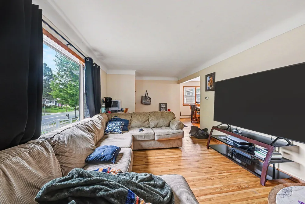 1680 Burns Ave, Saint Paul, MN 55106