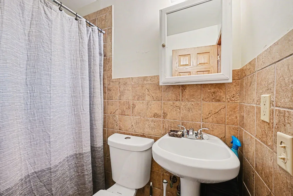 1680 Burns Ave, Saint Paul, MN 55106