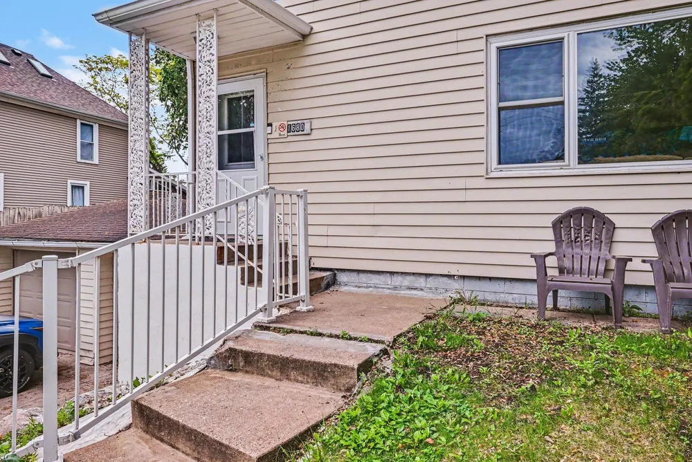 1680 Burns Ave, Saint Paul, MN 55106