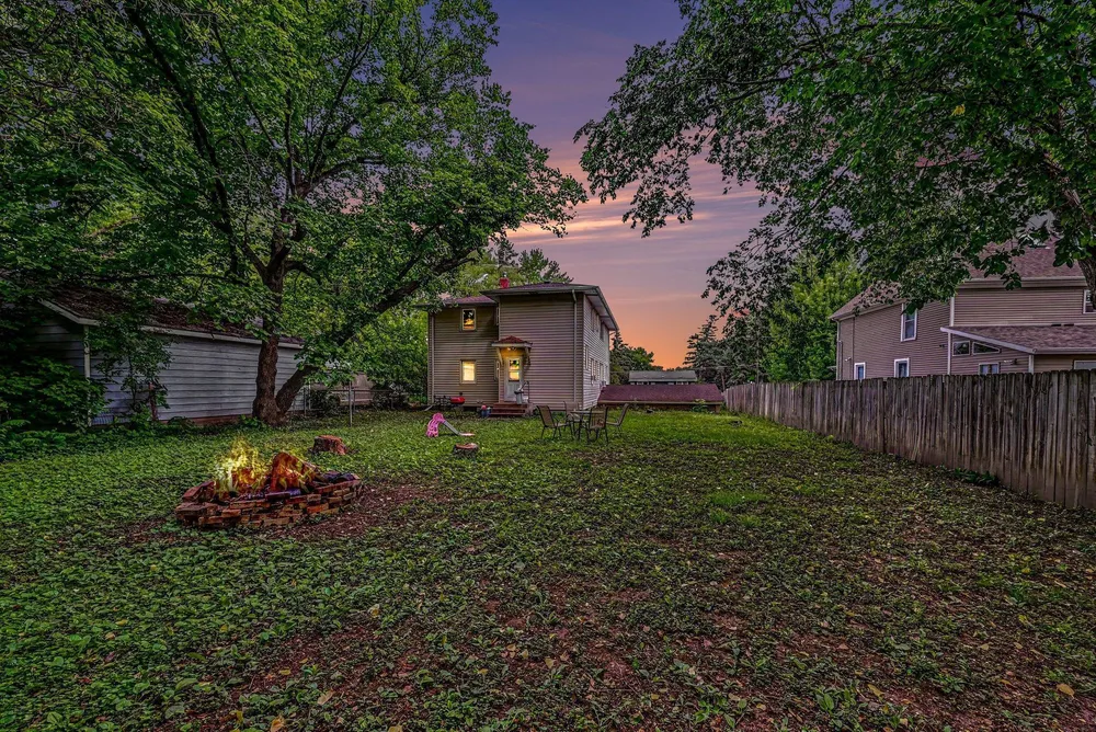 1680 Burns Ave, Saint Paul, MN 55106