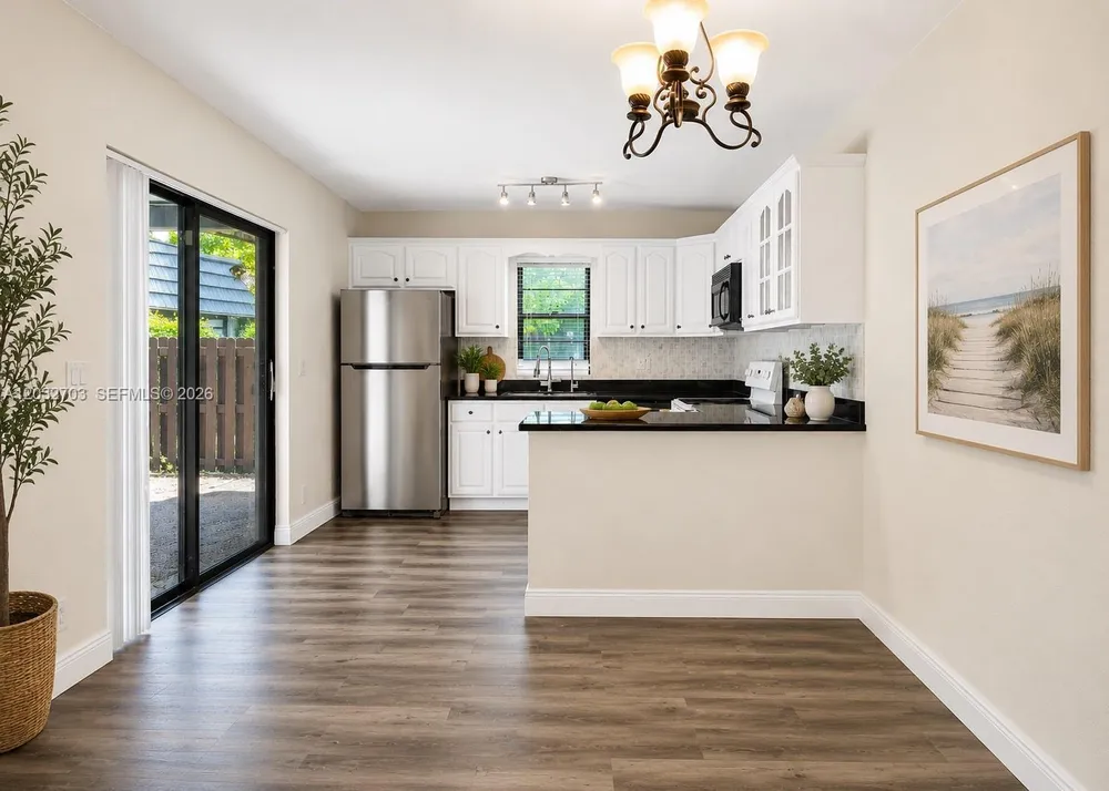 2560 NW 99th Ave, Coral Springs, FL 33065