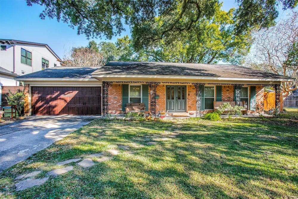 8503 Manhattan Dr, Houston, TX 77096