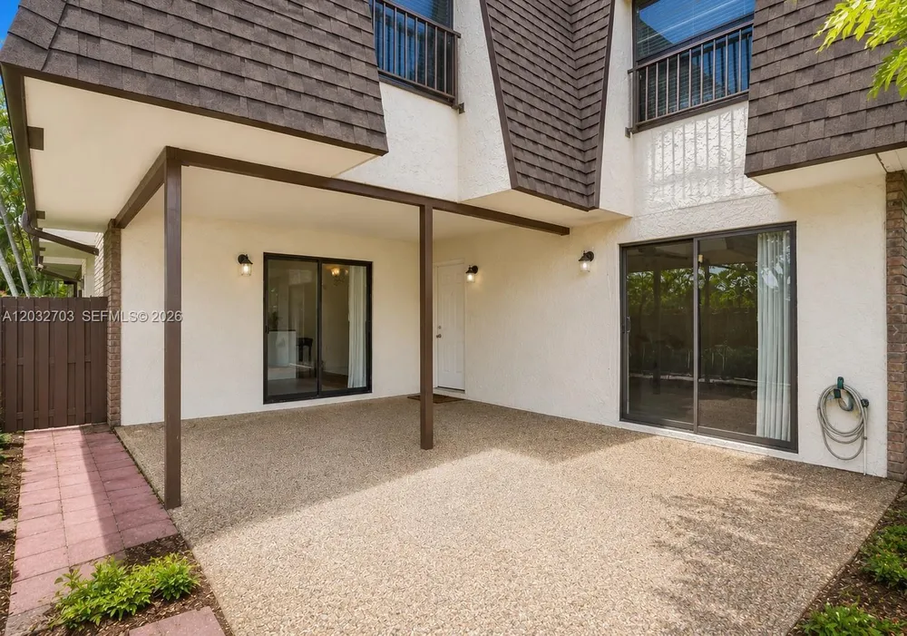 2560 NW 99th Ave, Coral Springs, FL 33065