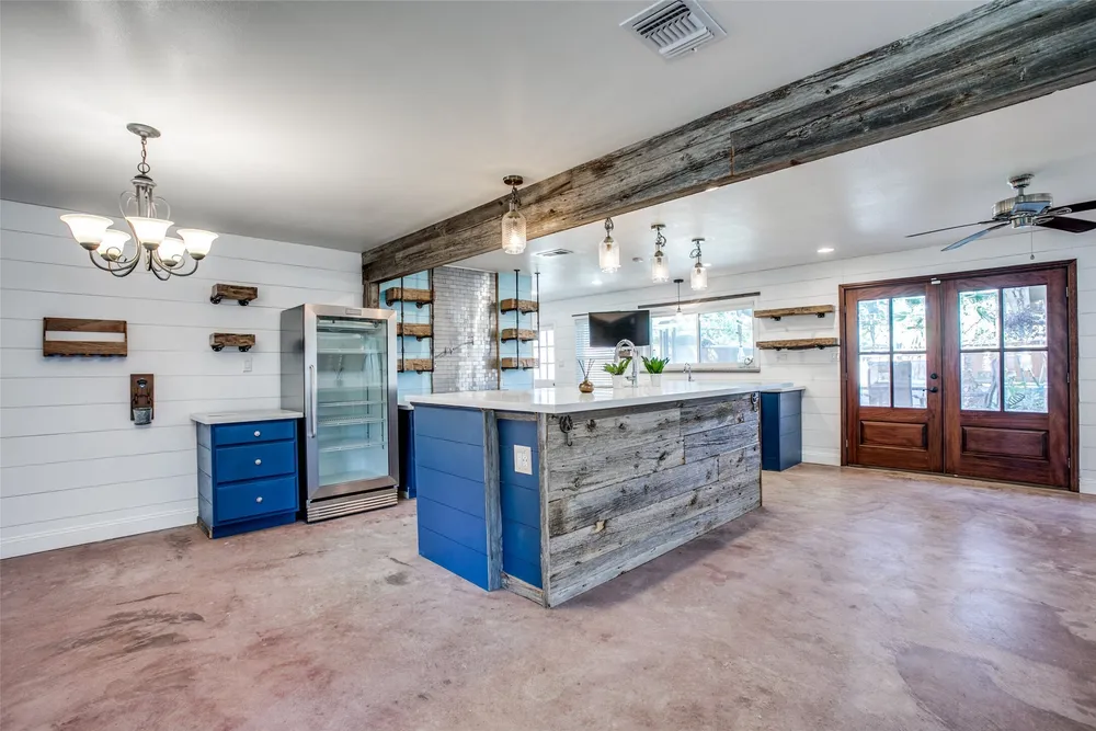 8503 Manhattan Dr, Houston, TX 77096
