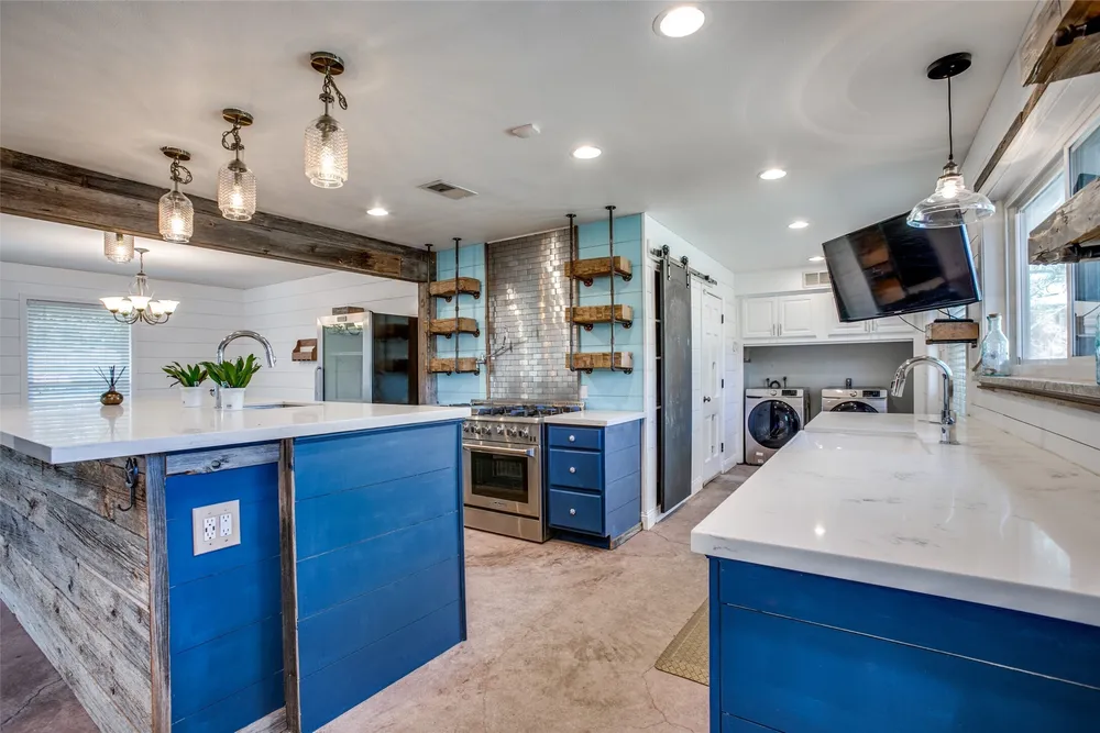 8503 Manhattan Dr, Houston, TX 77096