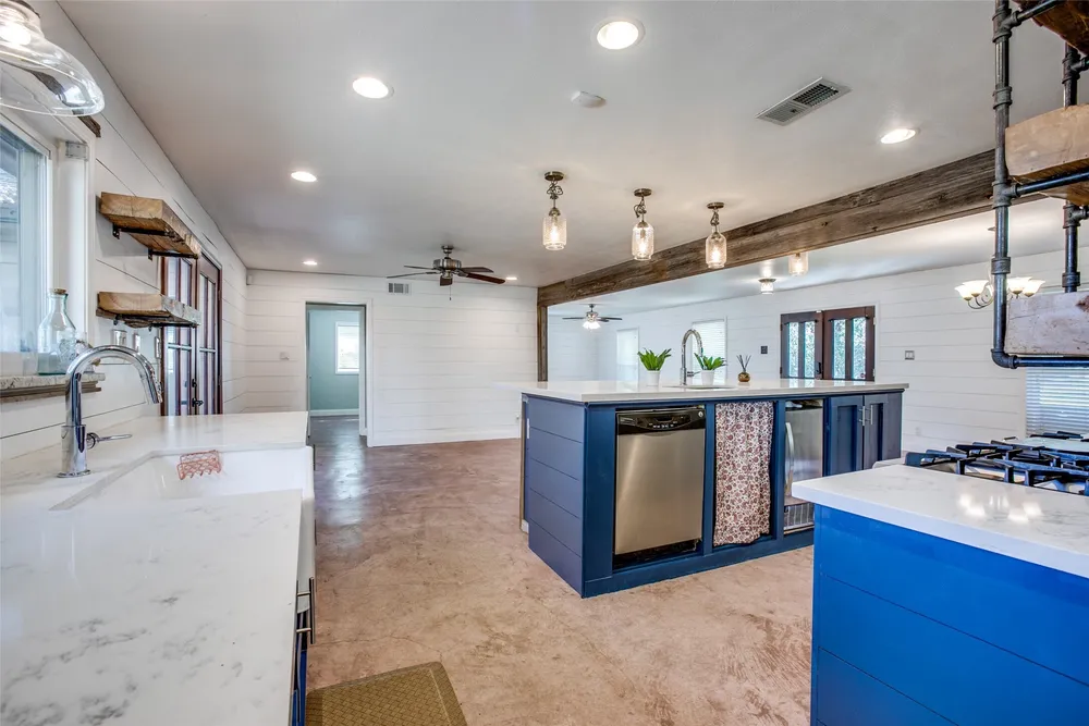8503 Manhattan Dr, Houston, TX 77096