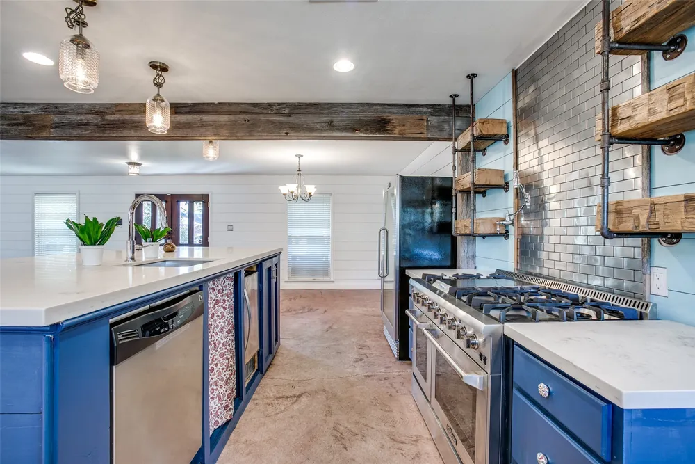 8503 Manhattan Dr, Houston, TX 77096