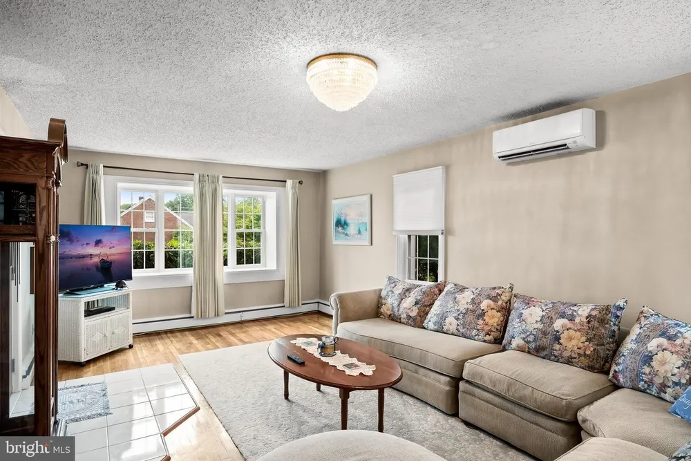 125 RHODE ISLAND AVENUE, Cherry Hill, NJ 08002