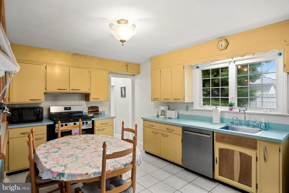 125 RHODE ISLAND AVENUE, Cherry Hill, NJ 08002