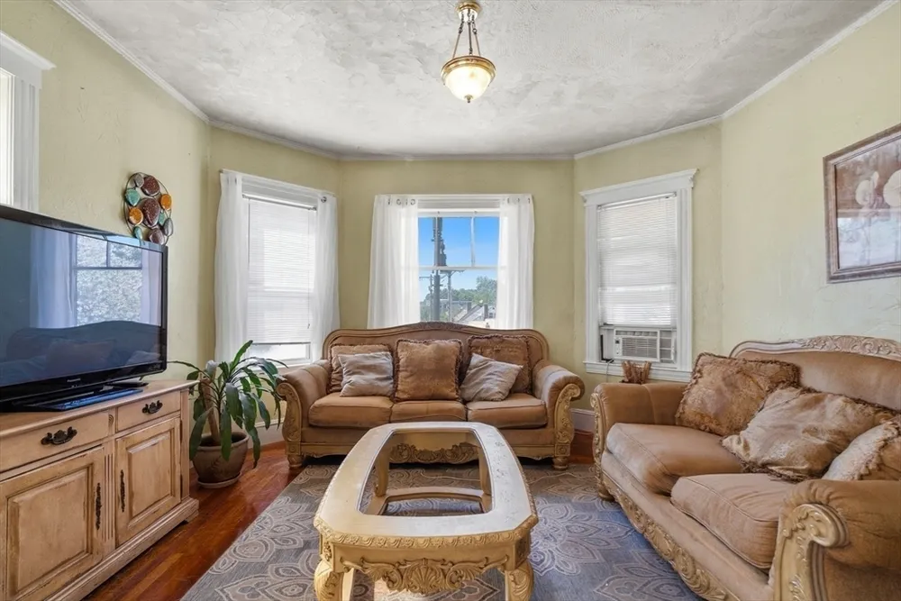 968 River St, Boston, MA 02136
