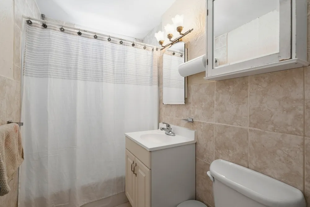 968 River St, Boston, MA 02136