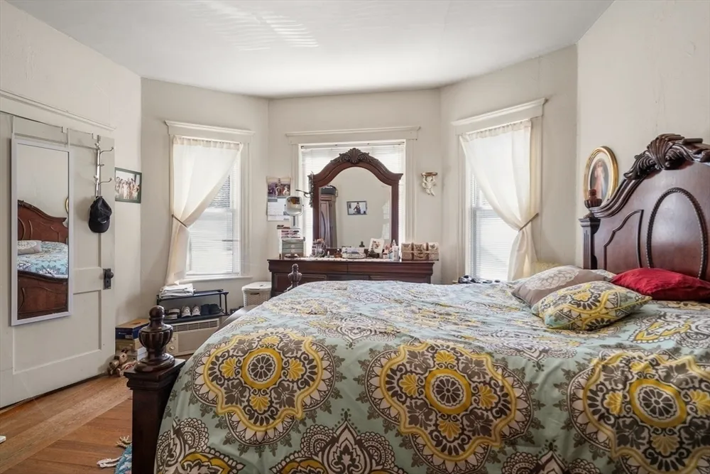 968 River St, Boston, MA 02136