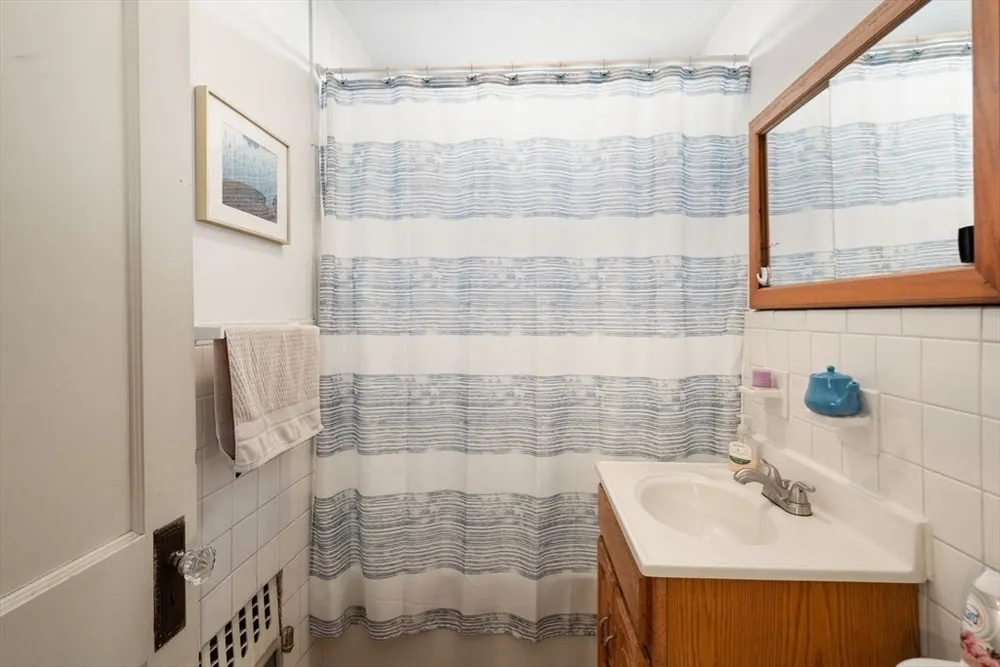 968 River St, Boston, MA 02136