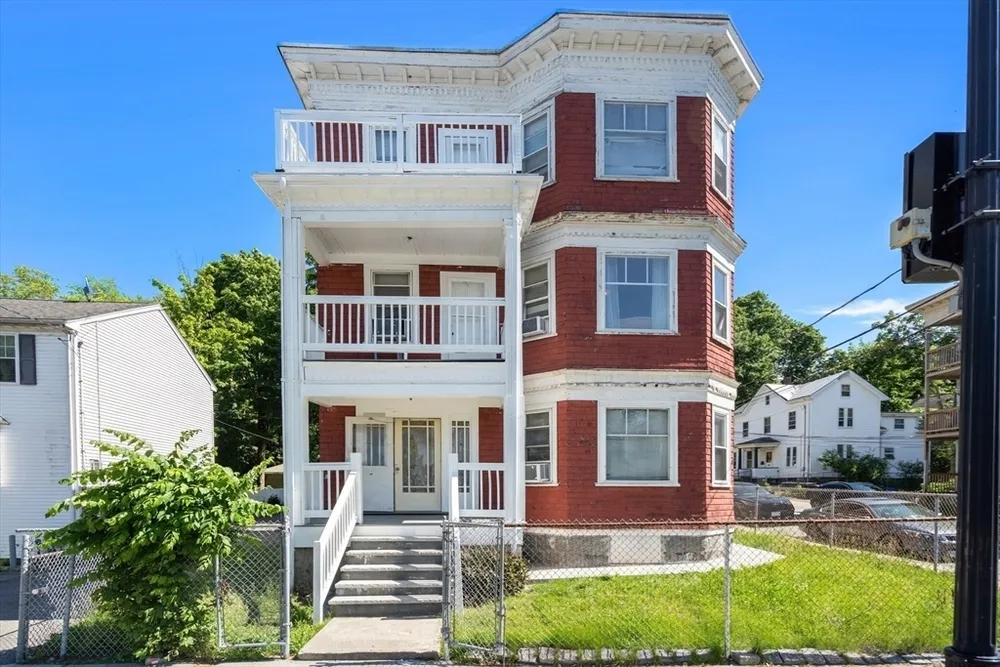 968 River St, Boston, MA 02136