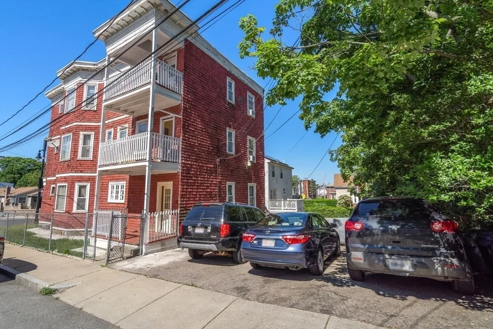 968 River St, Boston, MA 02136
