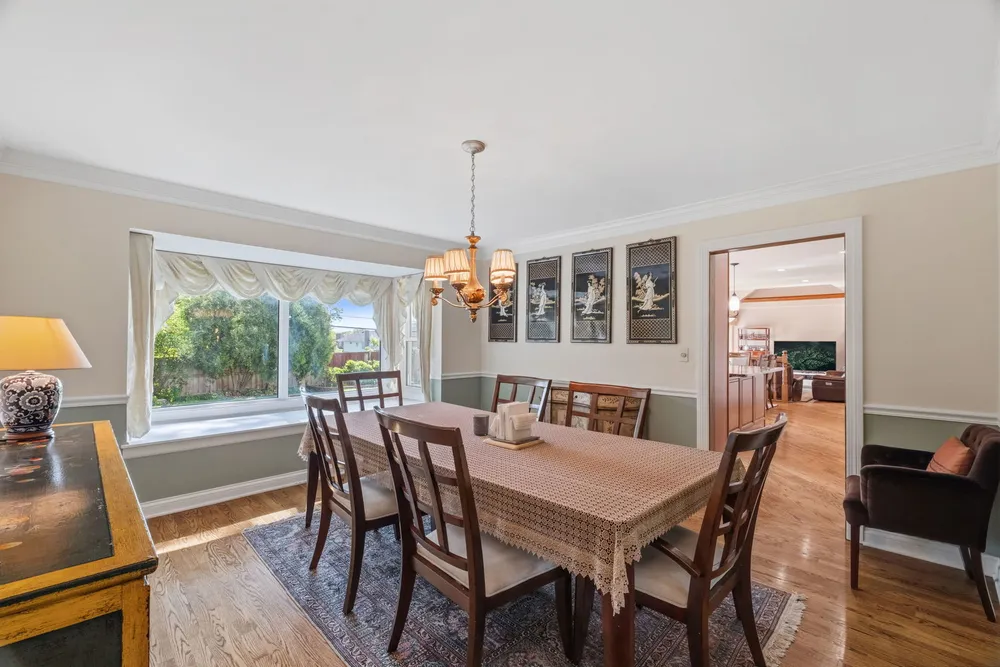 2506 Highland Dr, Palatine, IL 60067