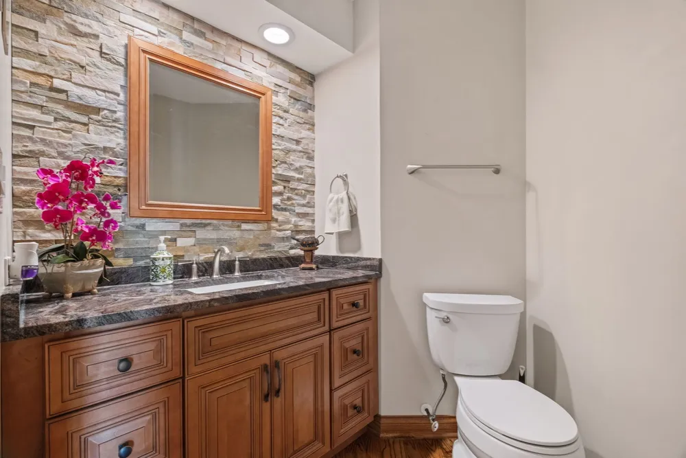 2506 Highland Dr, Palatine, IL 60067
