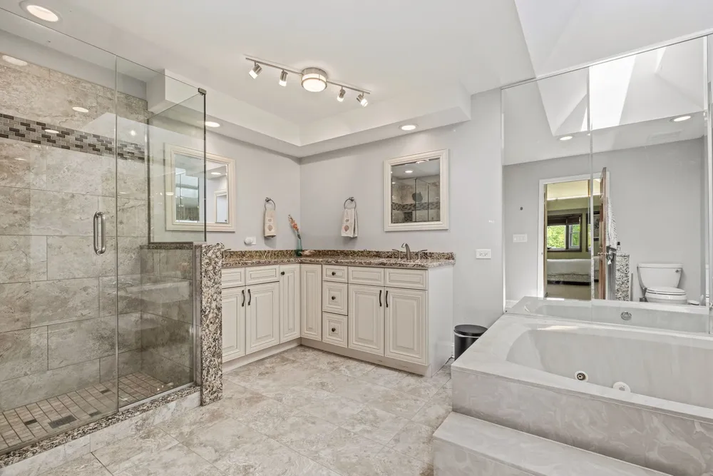 2506 Highland Dr, Palatine, IL 60067